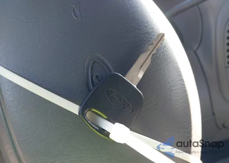 2002 Ford F-150 Lariat/Xlt z USA, uszkodzony, nr VIN 1FTRW08L32KA98937